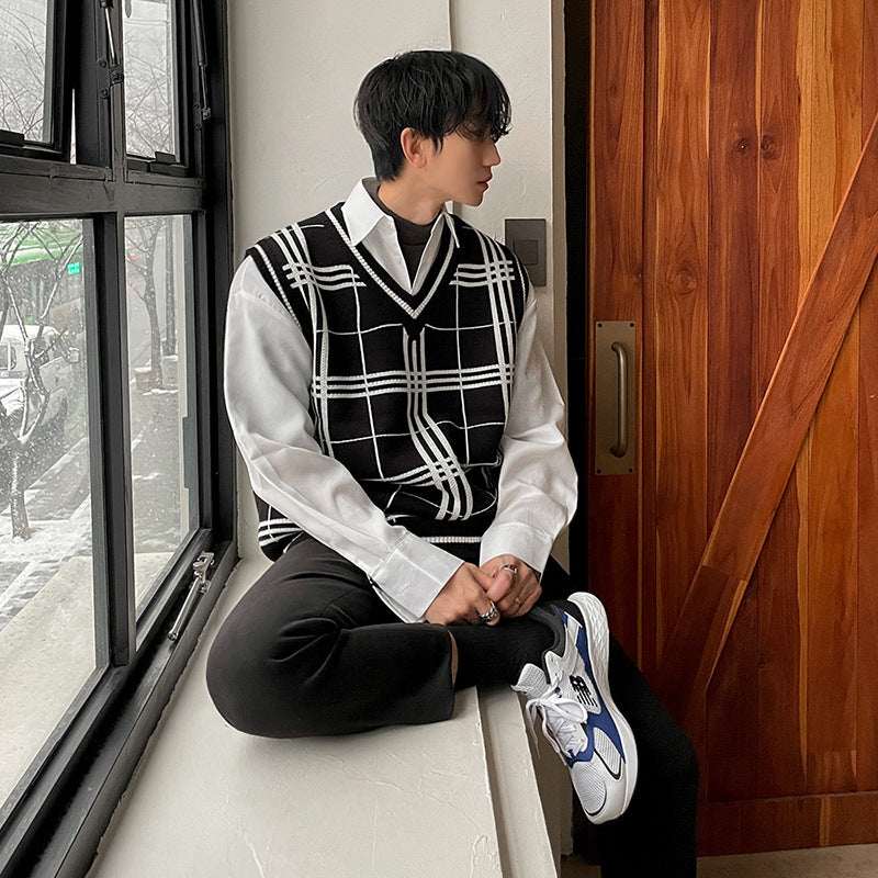 Knitted Men's Trendy Plaid V - neck Sweater Vest - Elevra